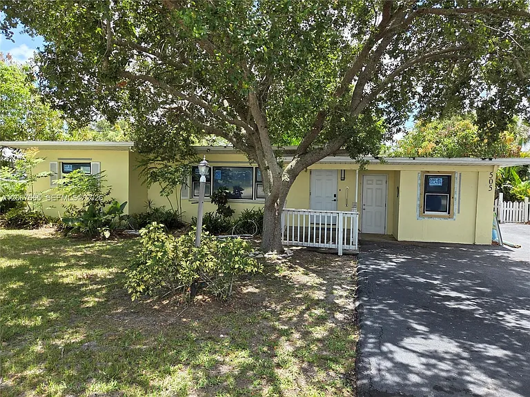 505 SW South Carolina Dr — Photo 1