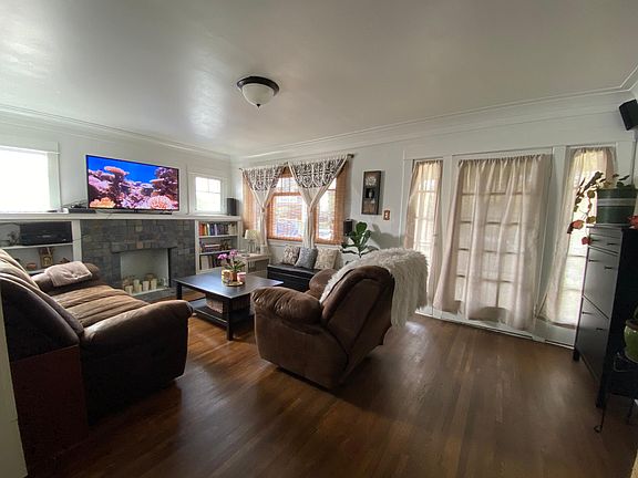 3rd image of 839 Wilcox Ave