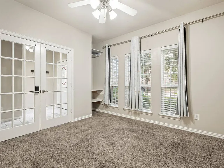 6605 Fallen Breeze Ln — Photo 4