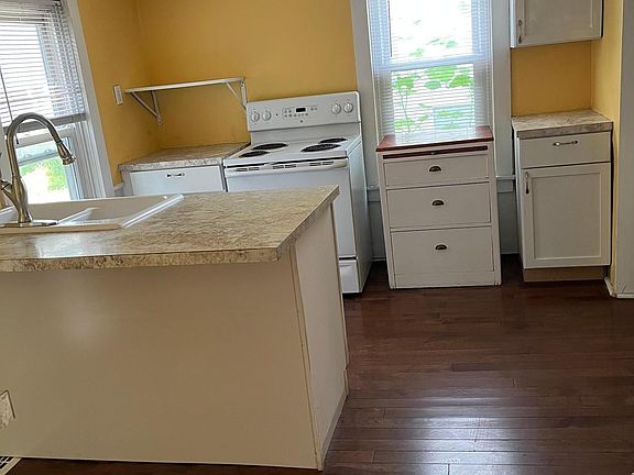 3rd image of 755 West Ave