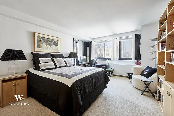 Sold by Warburg | media 2