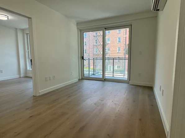 618 Avenue H image 1 of 15
