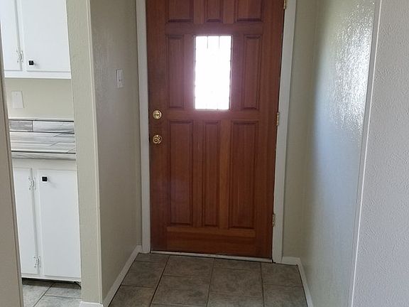 2nd image of 420 E Shandon Ave
