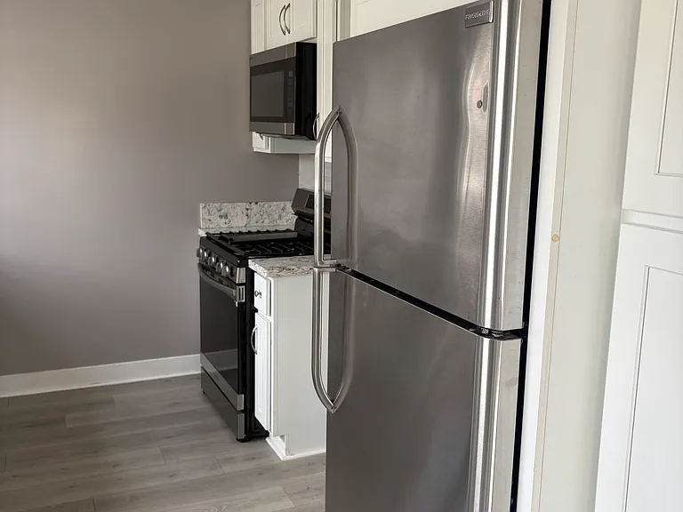 2118 S Palm Grove Ave — Photo 9