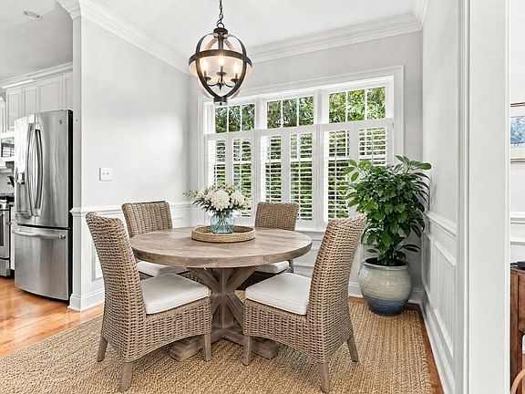 5th image of 239 Washington St #39