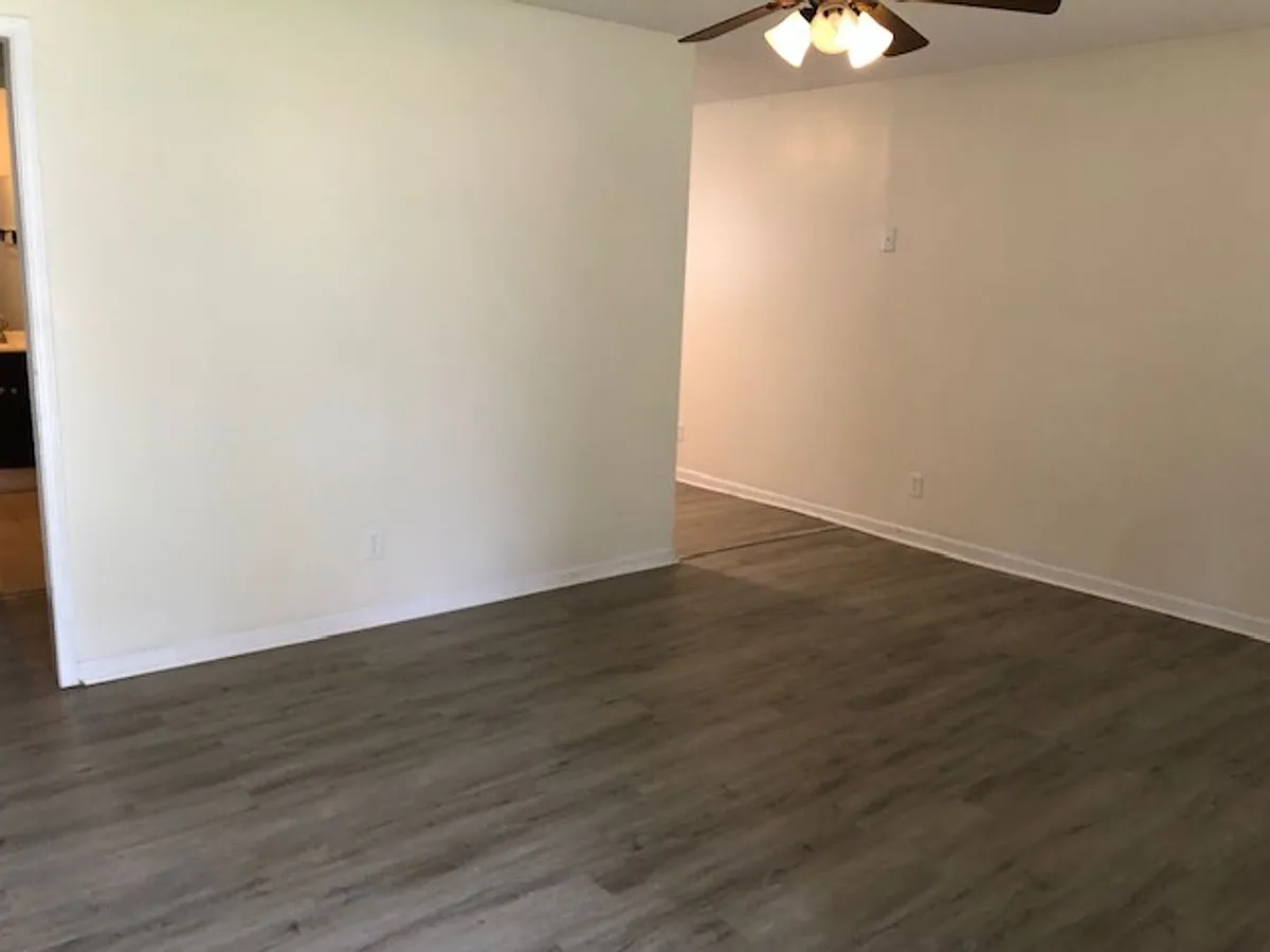 Building Photo - 76 Cedar Dr #B