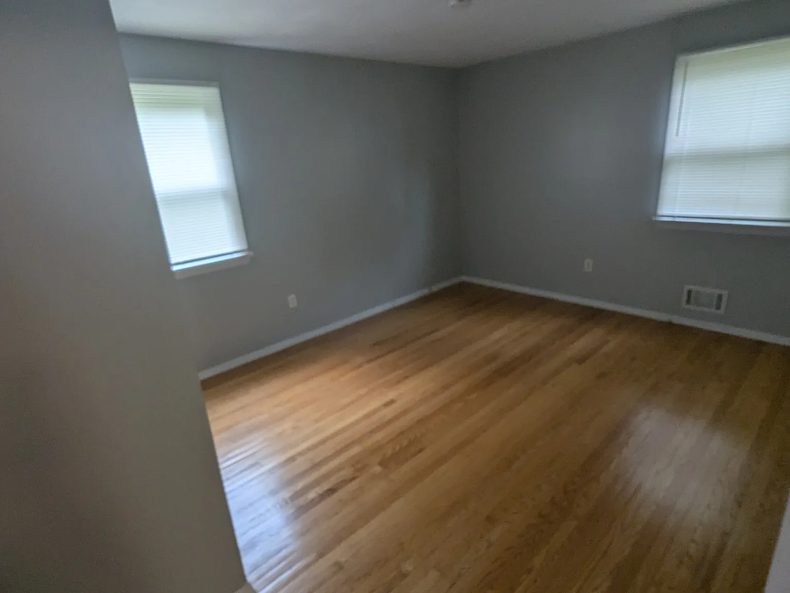 5 bed, 1336 sqft, $2,800 — Photo 3