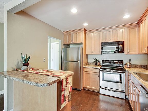 2nd image of 102 Scholz Plz APT 147