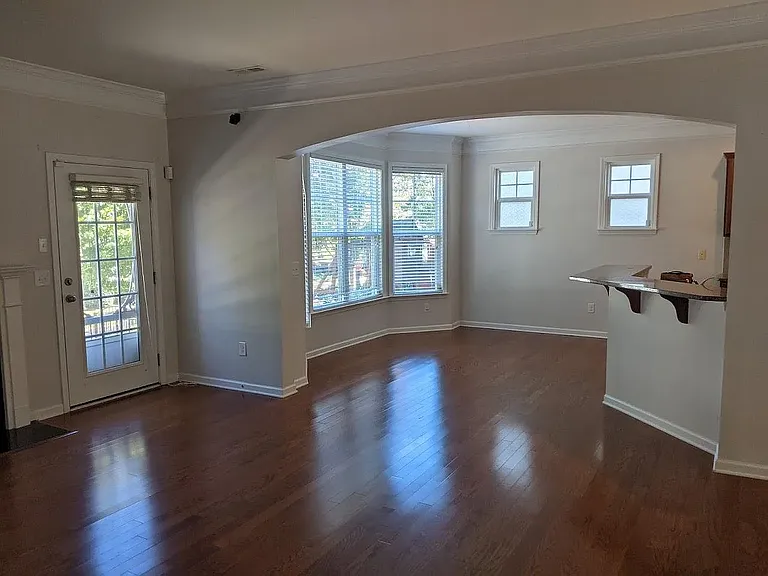 3409 Bidwell Ave — Photo 9