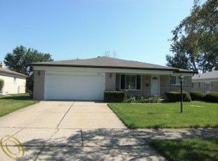 2927 Saratoga Dr, Troy, MI 48083