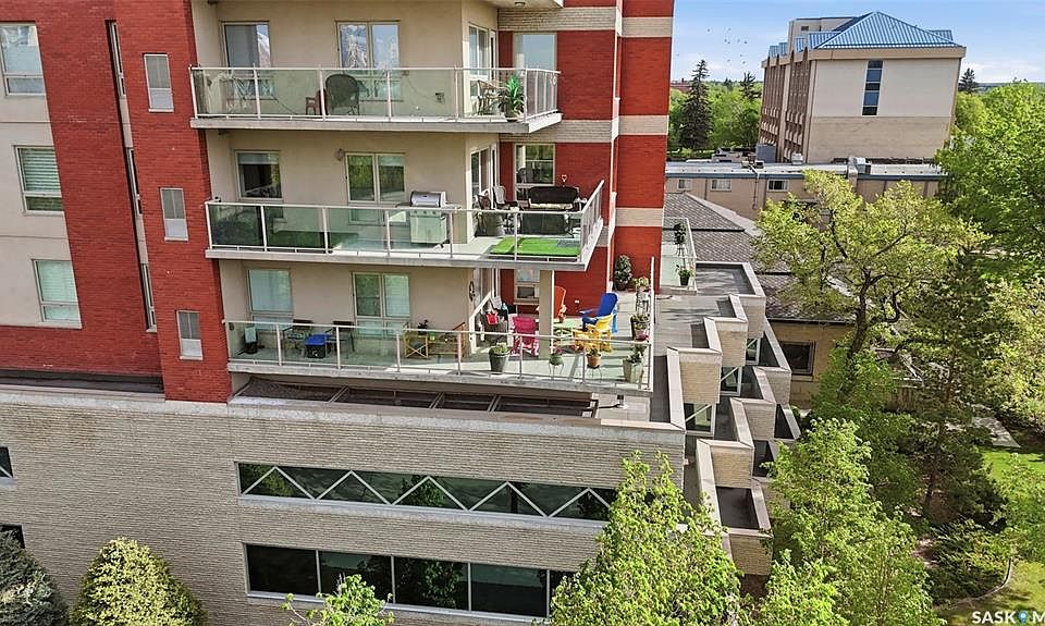 1st image of UNIT 408-902 Spadina CRESCENT E