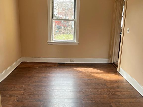 5th image of 182 Fulton St