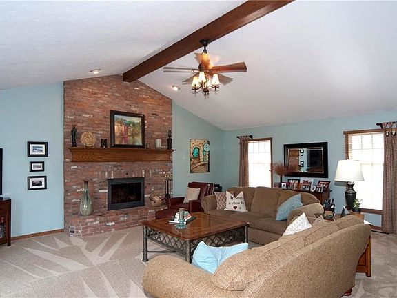 3rd image of 2447 Woodacre Dr