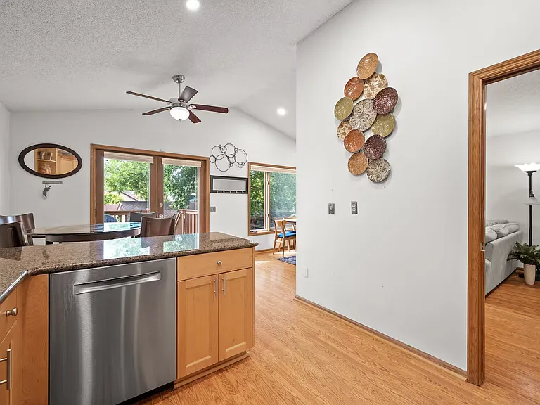 4920 York Ave S — Photo 10