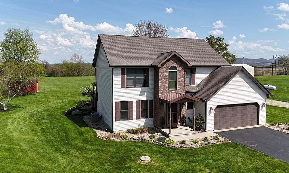 1st image of 820 Lowery Ln