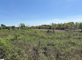 194D Half Moon Rd, Wellford, SC 29385