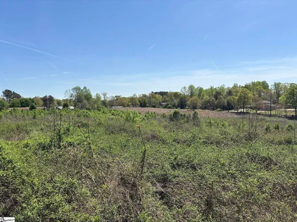 194D Half Moon Rd, Wellford, SC 29385