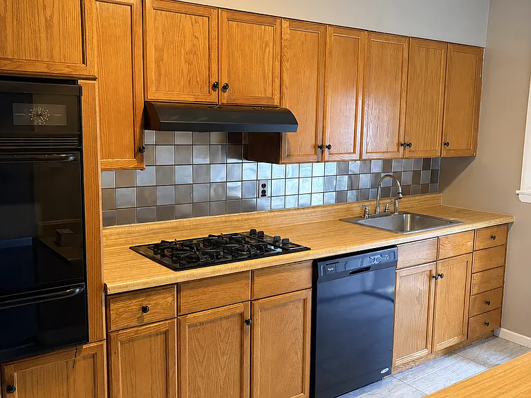 4821 Williston St — Photo 4