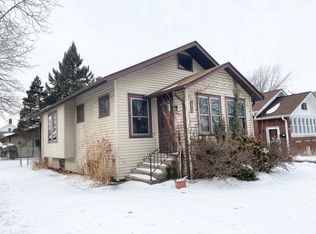 1010 N Poplar St, Waukegan, IL 60085