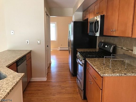 4th image of 99 Clarken Dr