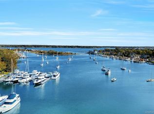 340 Robinson Rd, Greenport, NY 11944