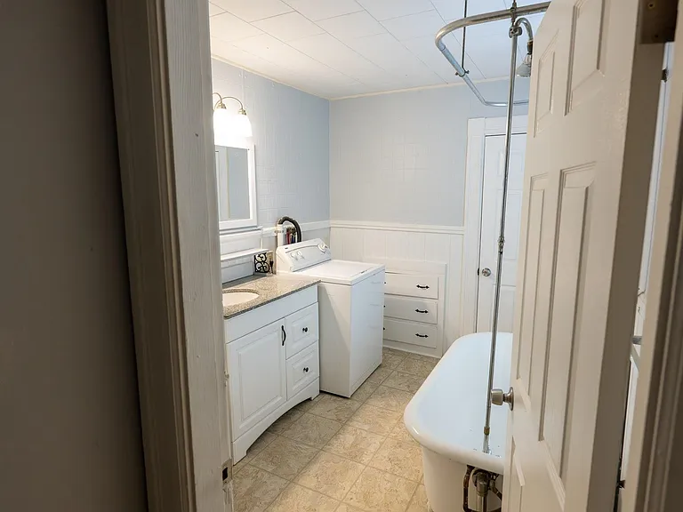 125 Tarrytown Rd #123 — Photo 25