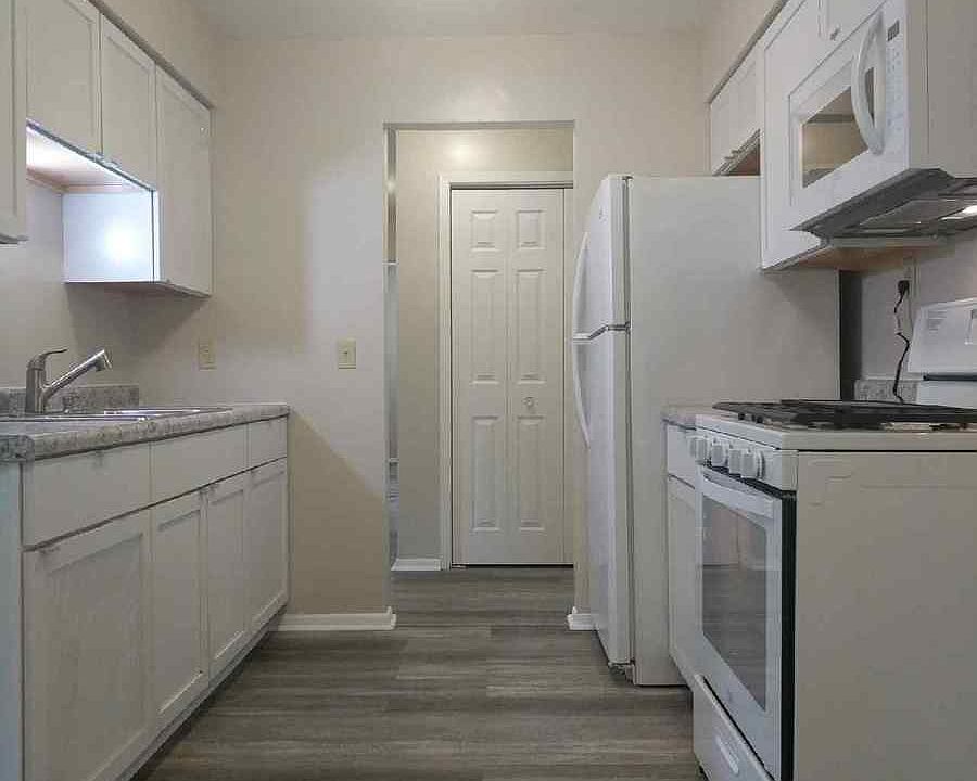 1st image of 3600 Fremont Ave N #1