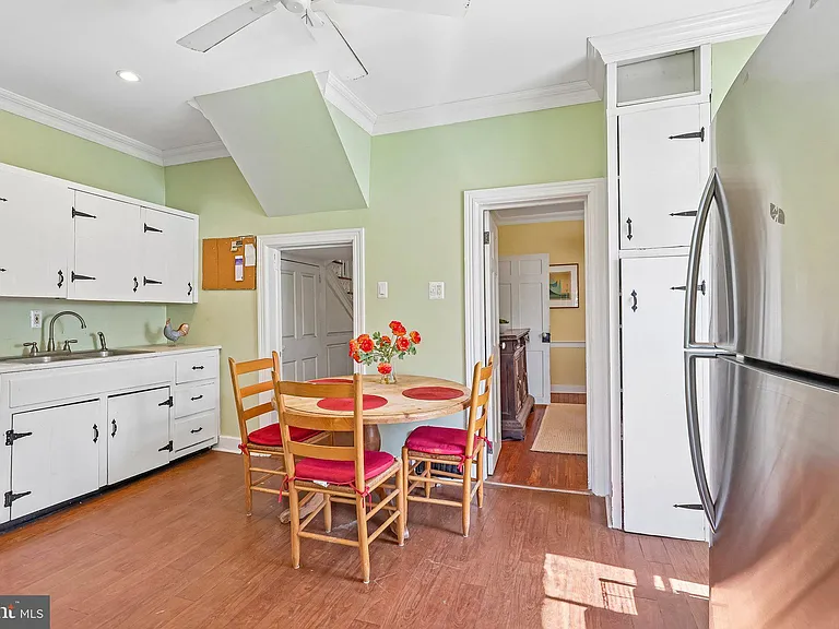 2167 Brunswick Ave — Photo 14