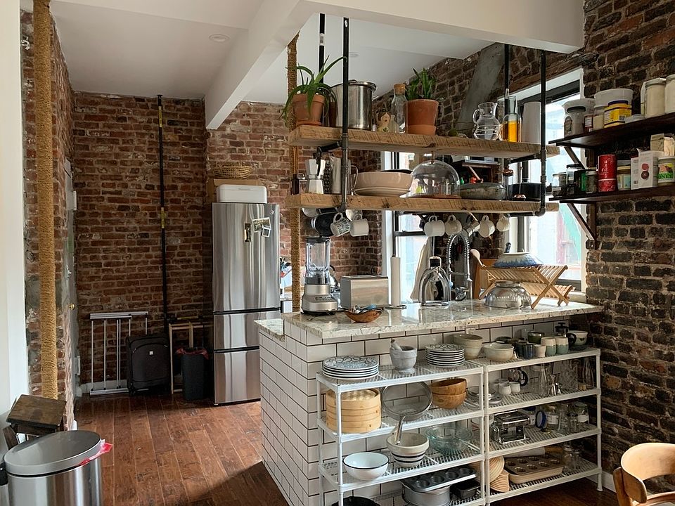1st image of 79 Madison St #19