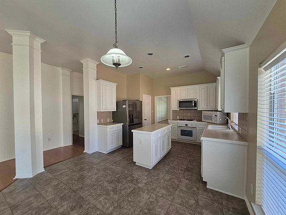 3rd image of 3114 Willow Trace Ct