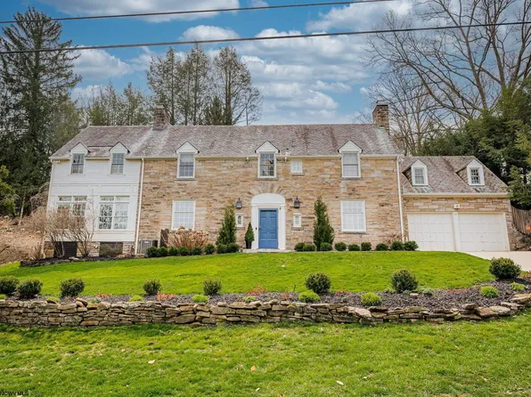 10 Maple Ave, Morgantown, WV 26501