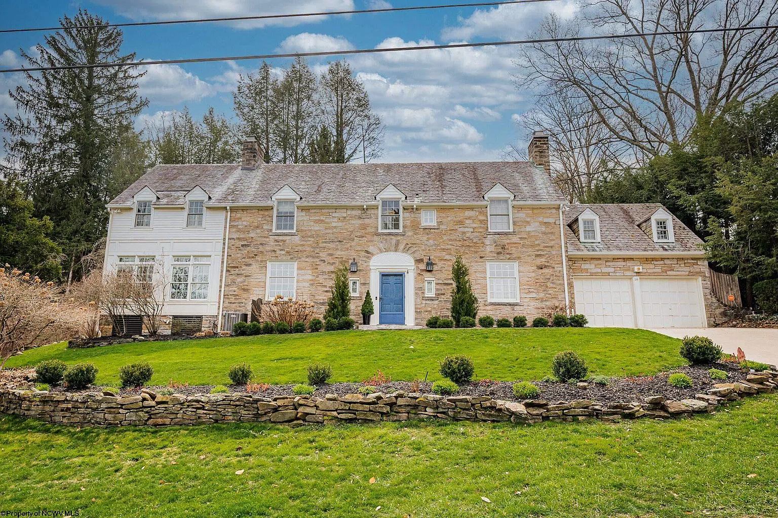 10 Maple Ave photo 1