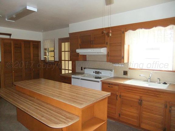 5th image of 2228 Evergreen St