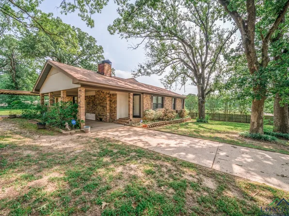 302 Smith St, Naples, TX 75568