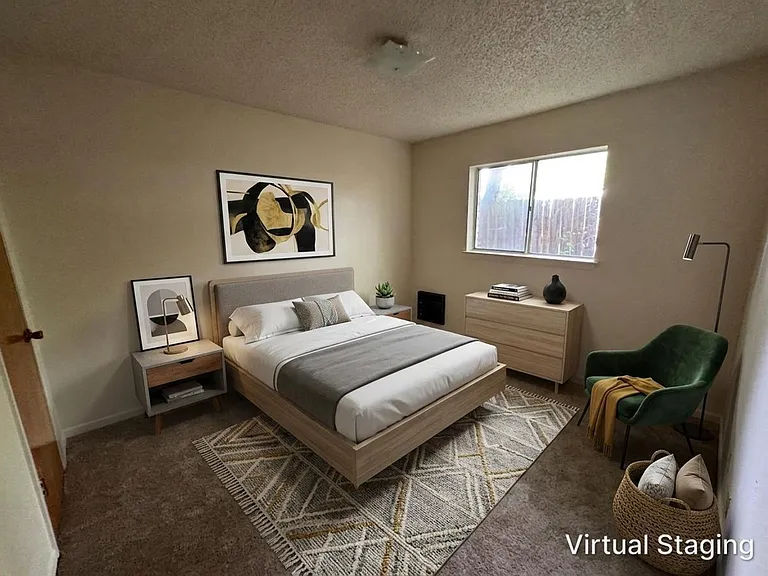 425 W Ave C — Photo 25