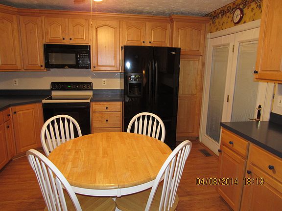 4th image of 703 Aster Ln