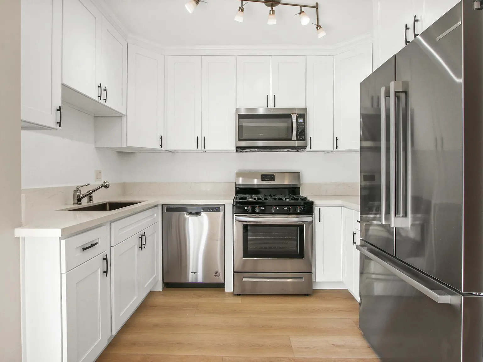 1 bed, 800 sqft, $2,595 — Photo 2
