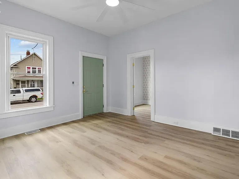 914 Hayes Ave — Photo 47
