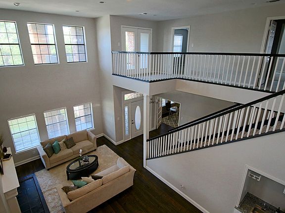4th image of 102 Pebble Beach Dr