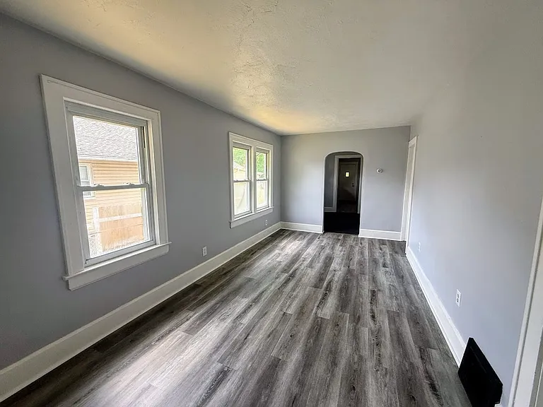 748 Hudson Ave — Photo 2