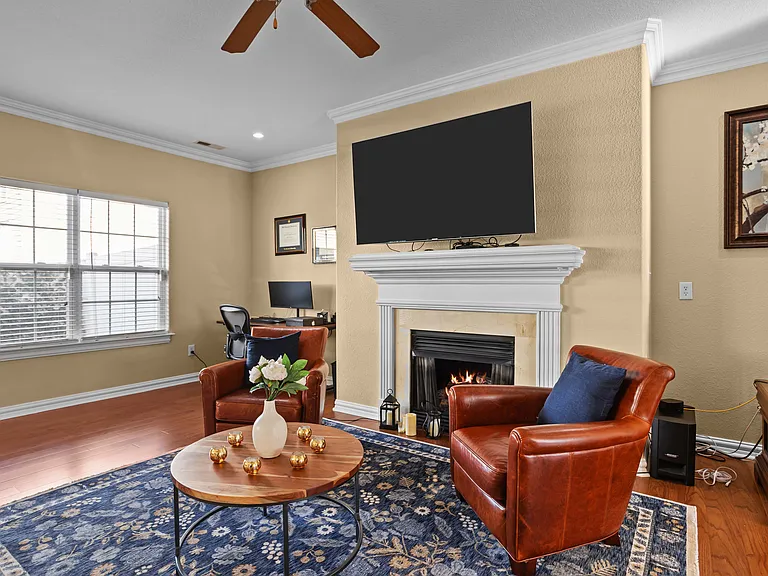 1025 Horton Pl — Photo 17