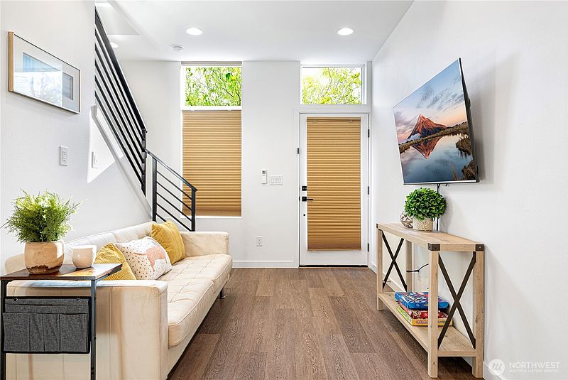 5th image of 710 McGraw Street