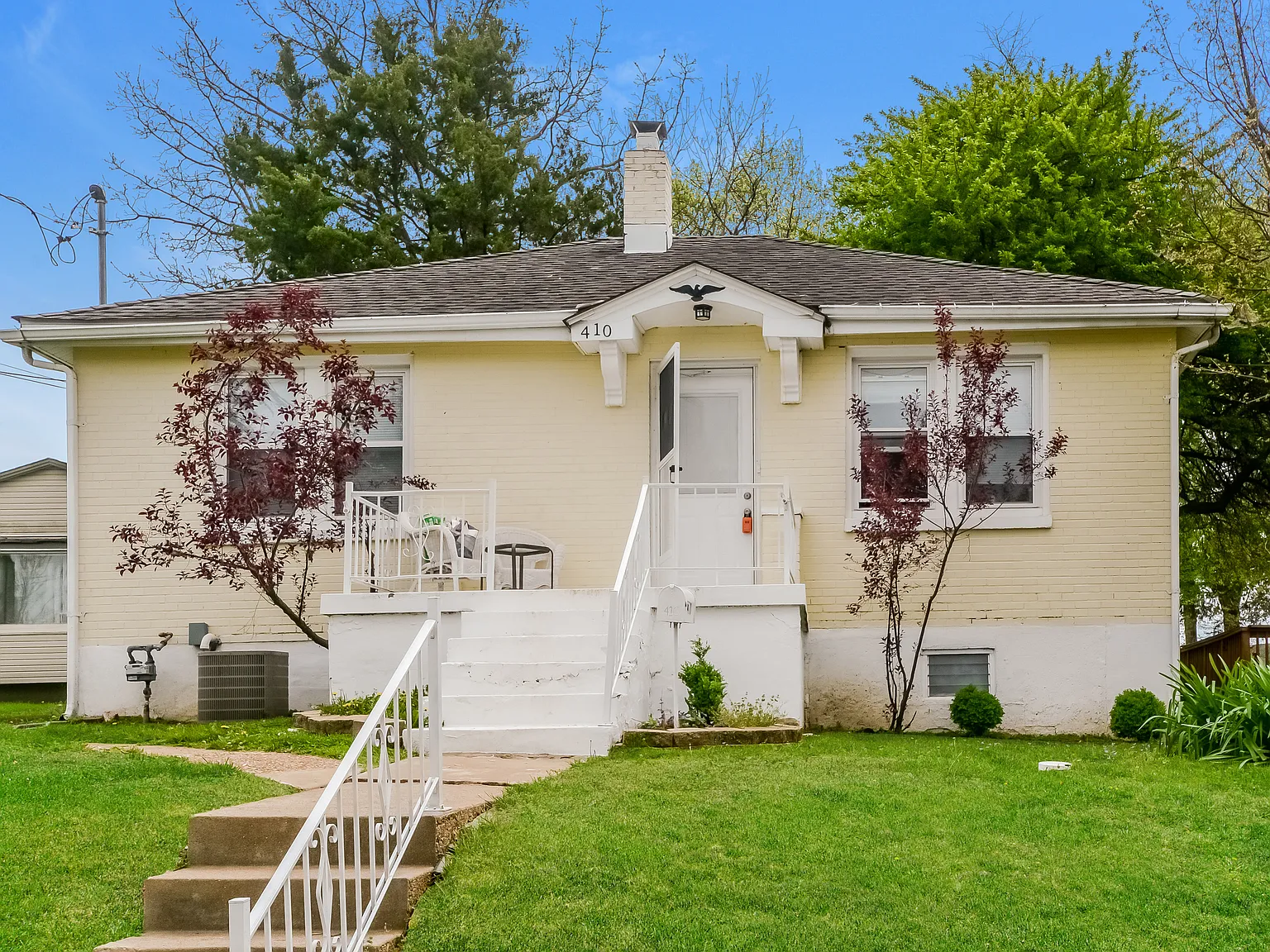 2 bed, 1.0 bath, 750 sqft, $1,095 — Photo 1