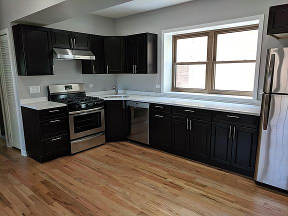 2nd image of 3404 N Hamlin Ave #2S