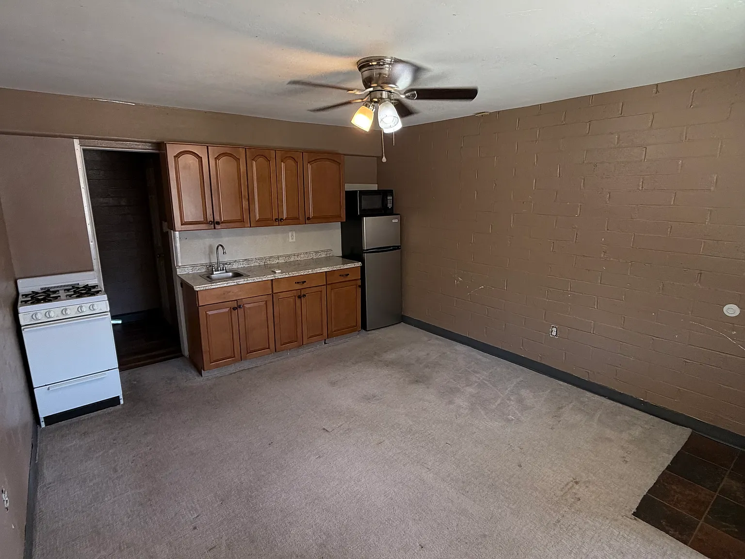 Twin Pines Apartments — Photo 3
