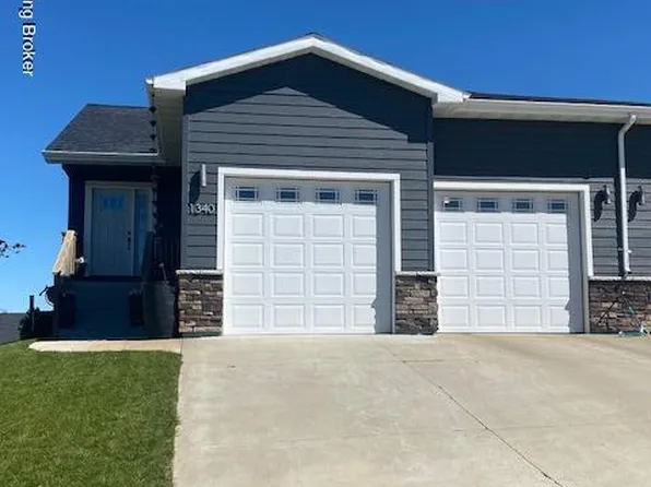 1340 23rd St W, Dickinson, ND 58601