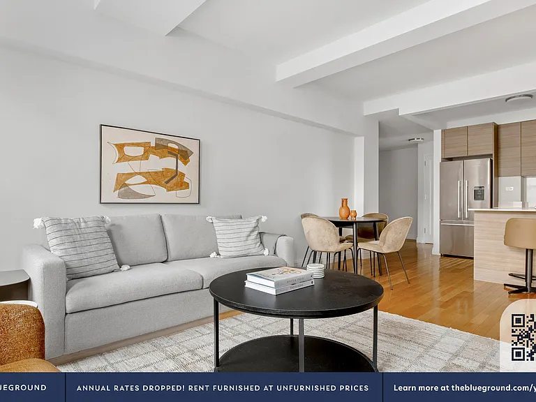 210 W 70th St #918 — Photo 3