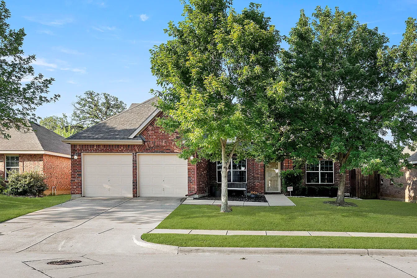 3 bed, 2028 sqft, $2,700 — Photo 1