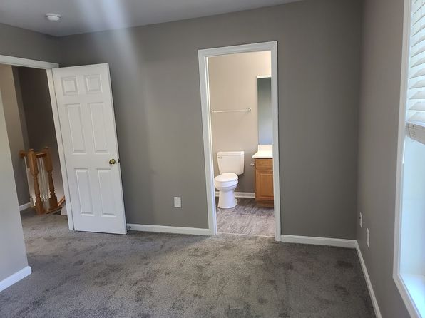 218 Crown Ct