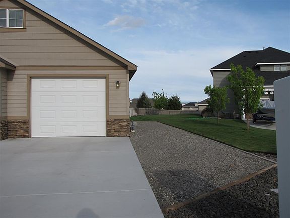 3rd image of 4211 Sedona Dr